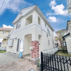 広いお庭あり♪学校・買い物近く便利な立地♪ 広いお庭あり♪学校・買い物近く便利な立地♪