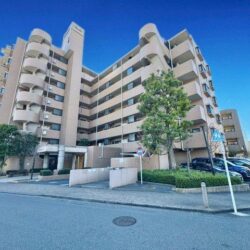 リノベ済!専用庭・駐車場付住戸!角部屋♪ リノベ済!専用庭・駐車場付住戸!角部屋♪