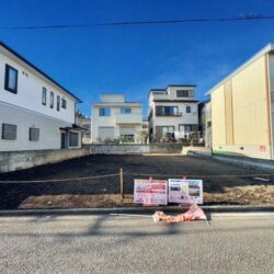 南東道路の整形地50坪！建築条件無し♪