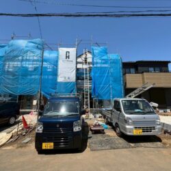 車並列２台可！南東道路につき陽当り良好です♪