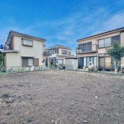 駅徒歩圏で買い物に便利な立地・収納豊富♪