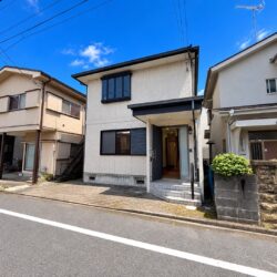 駅徒歩圏で学校、お買物も近く便利♪