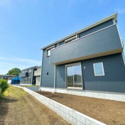 ＼ 地震に強い家 上九沢新築 ／  性能評価のある安心住宅♪  全１４棟の新しい街並み♪