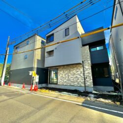 ＼ 駅近~屋上のある暮らし~ 橋本1丁目新築全6棟 橋本駅徒歩11分♪ ／ デザイン住宅早くも最終３邸♪ 建物完成しました♪ いつでも見学できます♪