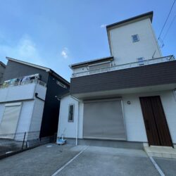 ＼ 平成２４築の築浅戸建  下九沢中古戸建 ／  カースペース２台 都市ガス   室内大変綺麗です♪    収納スペース豊富です♪    お気軽にご相談ください♪