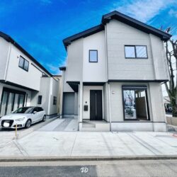 温水式床暖房付き！商業施設充実の立地♪